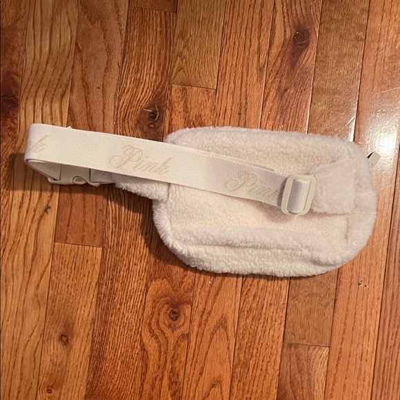 PINK Victoria's Secret Cream Sherpa Fanny Pack - Picture 4 of 8